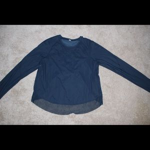 Lululemon lightweight top